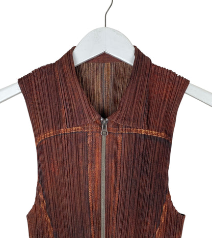 PLEATS PLEASE ISSEY MIYAKE