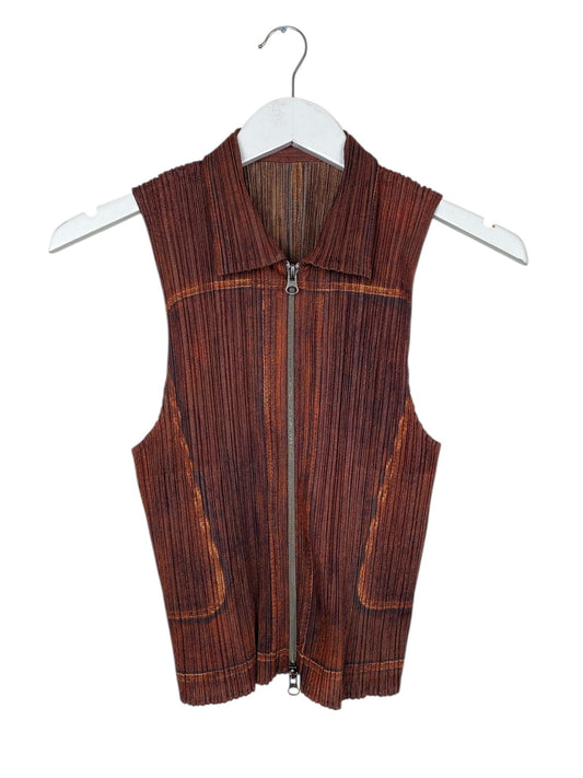 PLEATS PLEASE ISSEY MIYAKE
